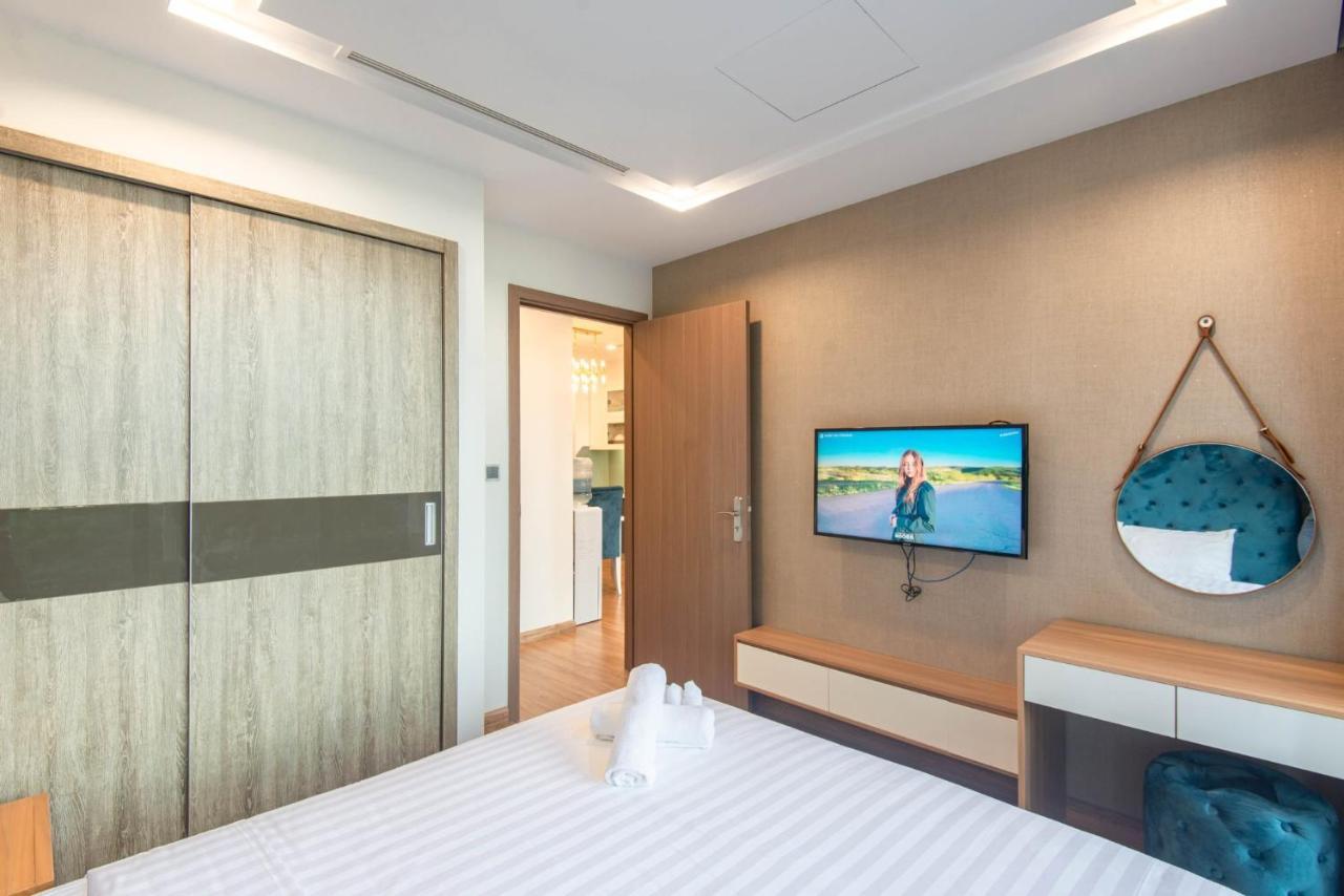Luxury Serviced Apartment Vinhomes Metropolis Premium Hanoi Exteriör bild