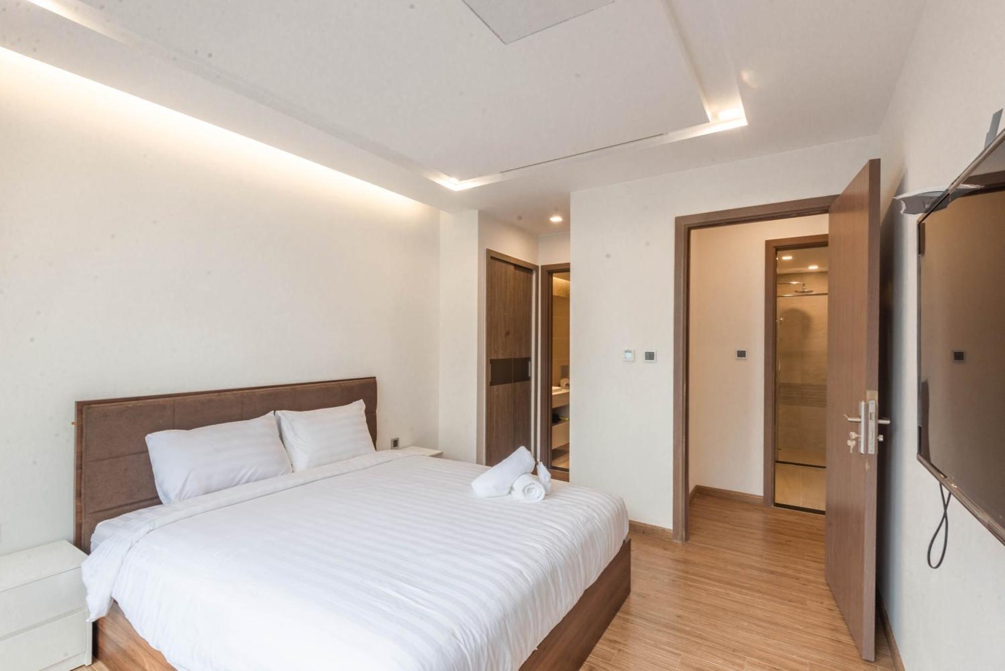 Luxury Serviced Apartment Vinhomes Metropolis Premium Hanoi Exteriör bild